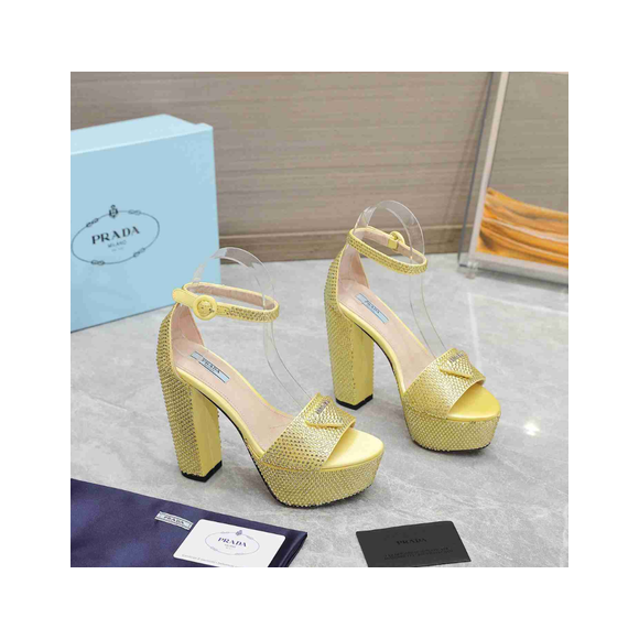 Tacones Prada Amarillos con Diamantes
