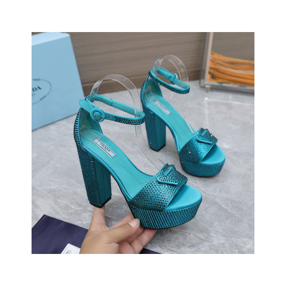 Tacones Prada Azules con Diamantes