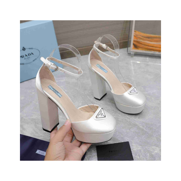 Tacones Prada Blancos