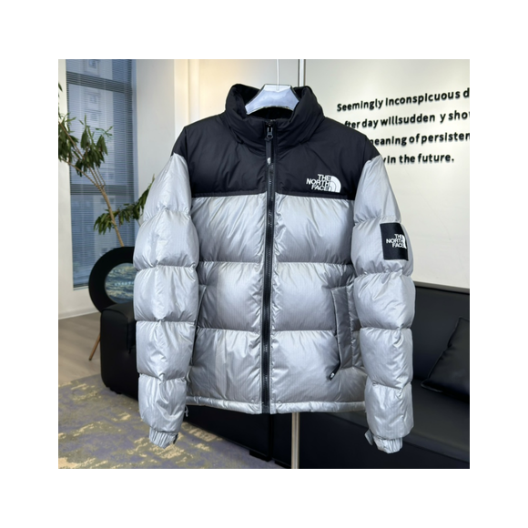 Chaqueta The North Face Nuptse Gris