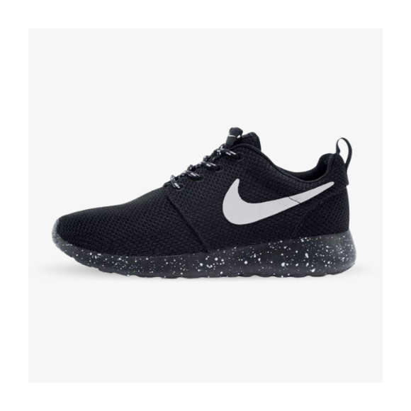 Nike Roshe Run negras suela punteada